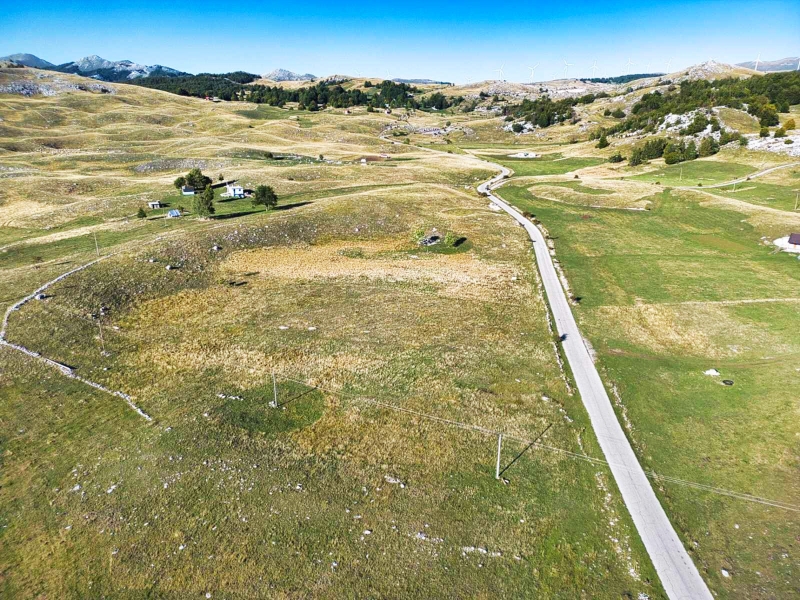 Земля в Никшиче, Черногория, 10 846 м² - фото 4