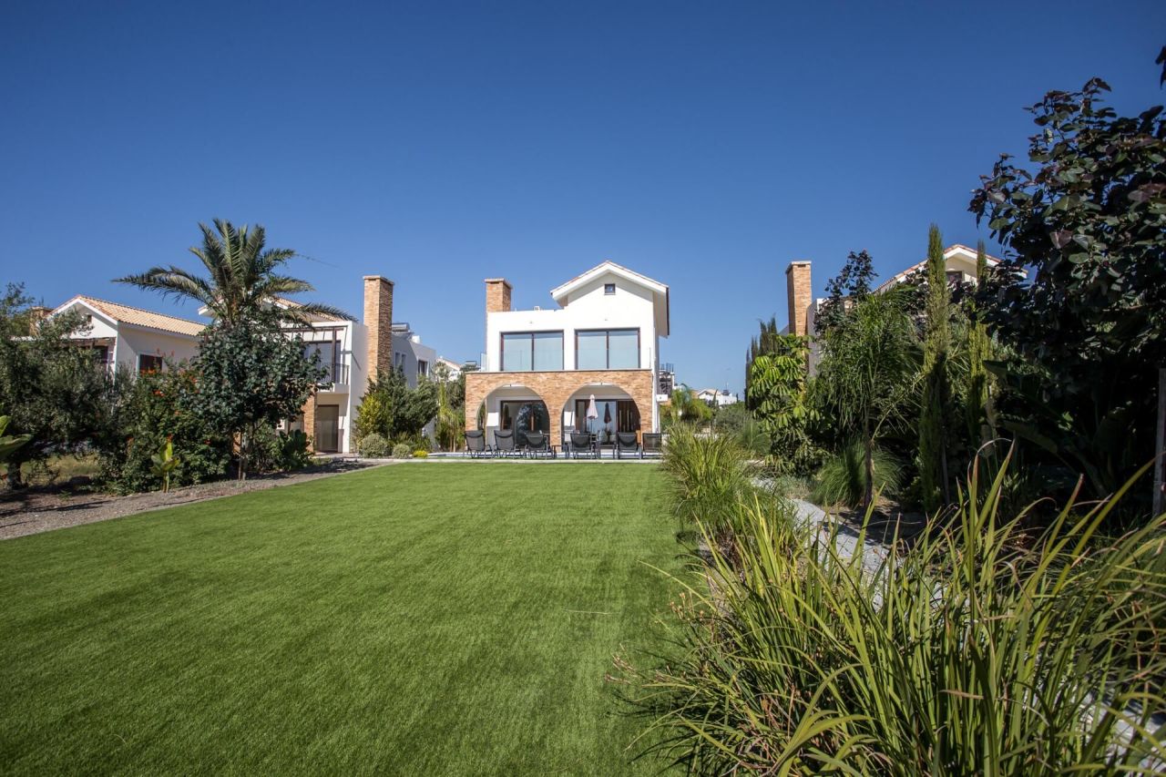 Вилла в Фамагусте, Кипр, 224 м² - фото 2