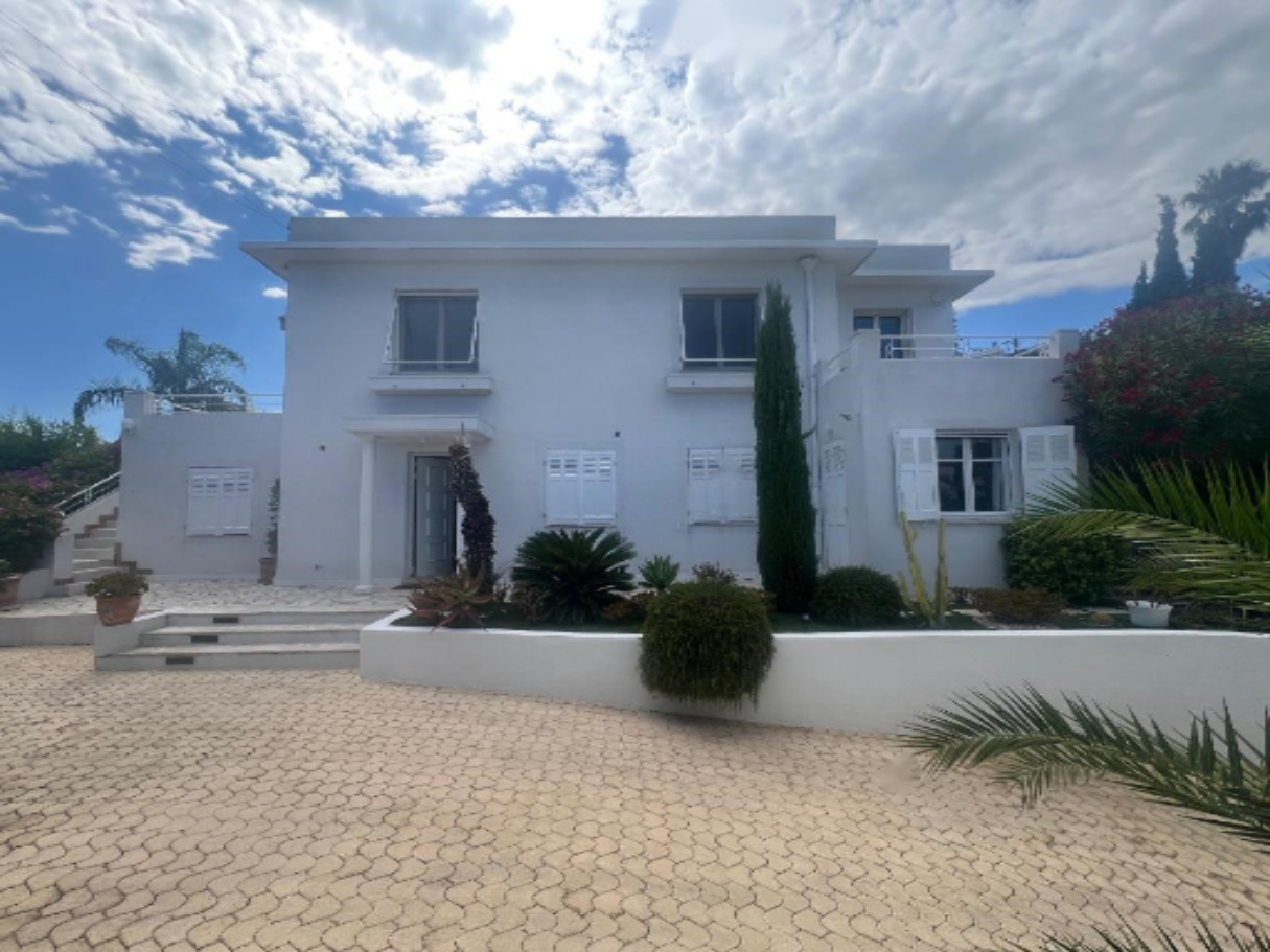 Квартира в Каннах, Франция, 240 м² - фото 1