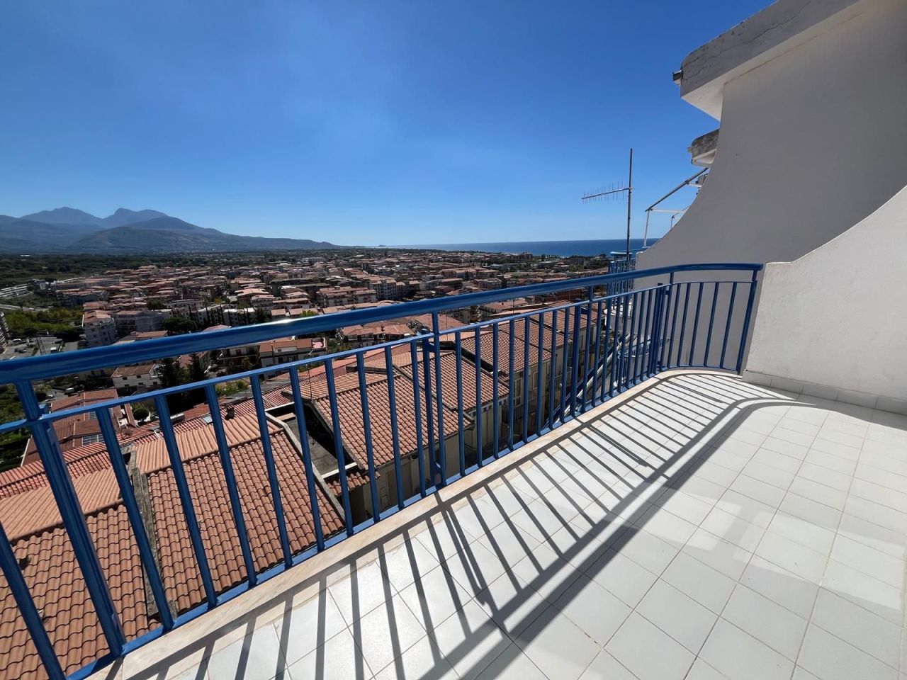 Квартира в Скалее, Италия, 80 м² - фото 1