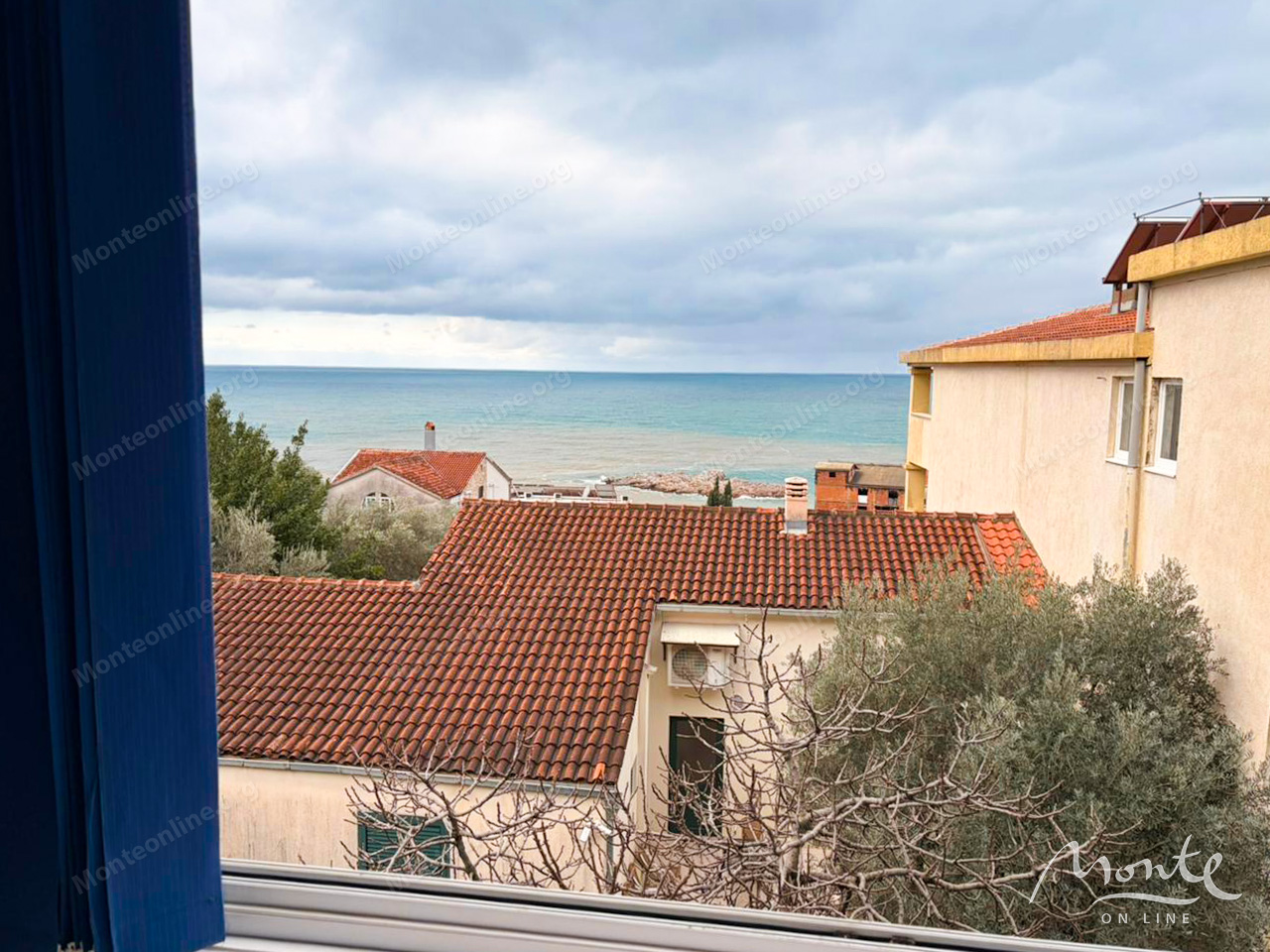 Апартаменты в Святом Стефане, Черногория, 45 м² - фото 1