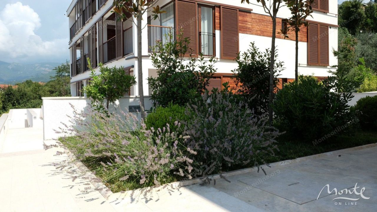 Апартаменты в Тивате, Черногория, 55.98 м² - фото 4