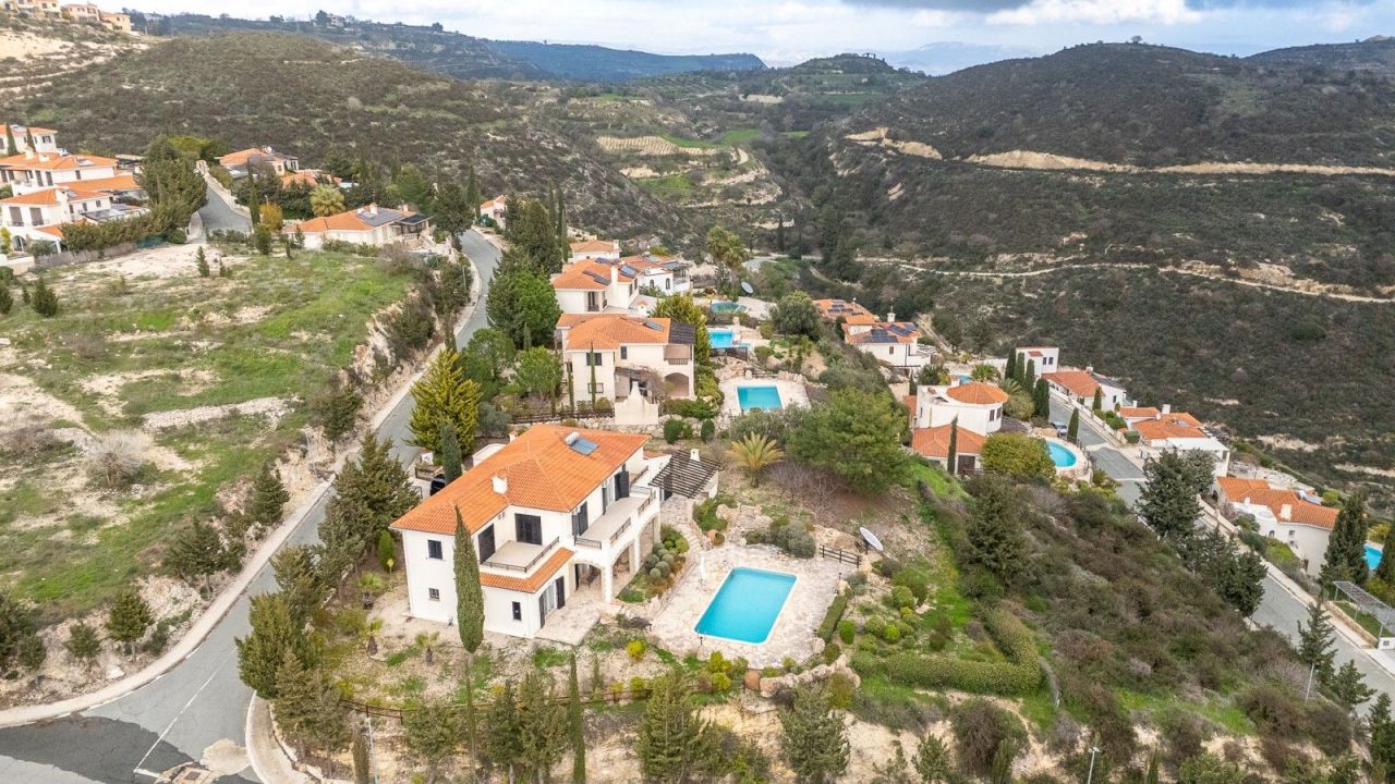 Вилла в Пафосе, Кипр, 500 м² - фото 1