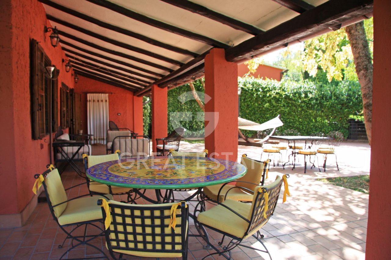 Дом в Джове, Италия, 393.65 м² - фото 6