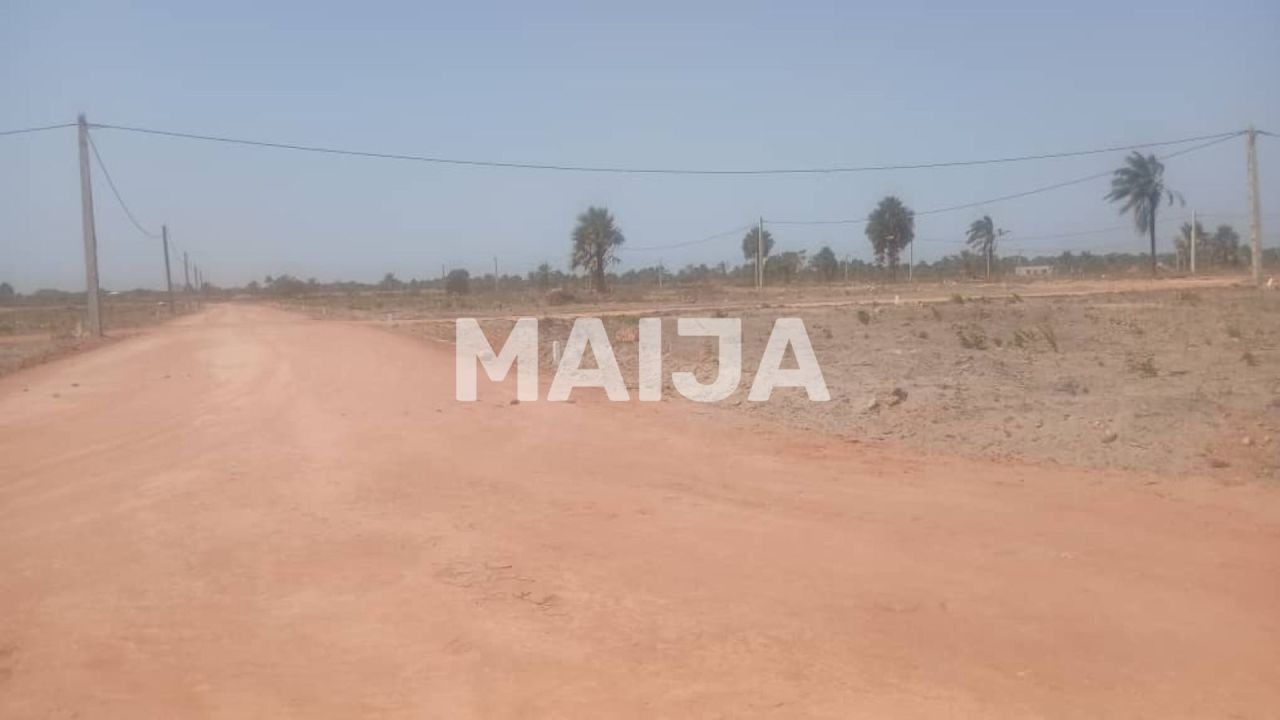 Земля Tujering, Гамбия, 400 м² - фото 3