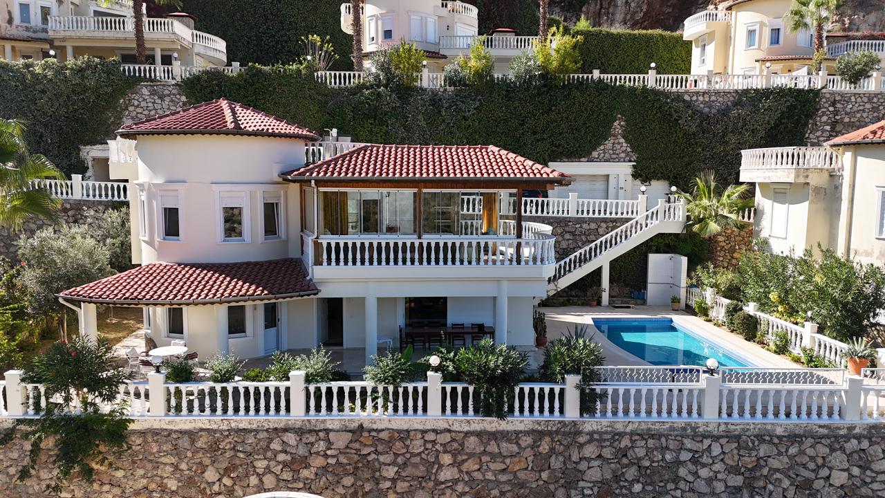 Вилла в Алании, Турция, 450 м² - фото 1