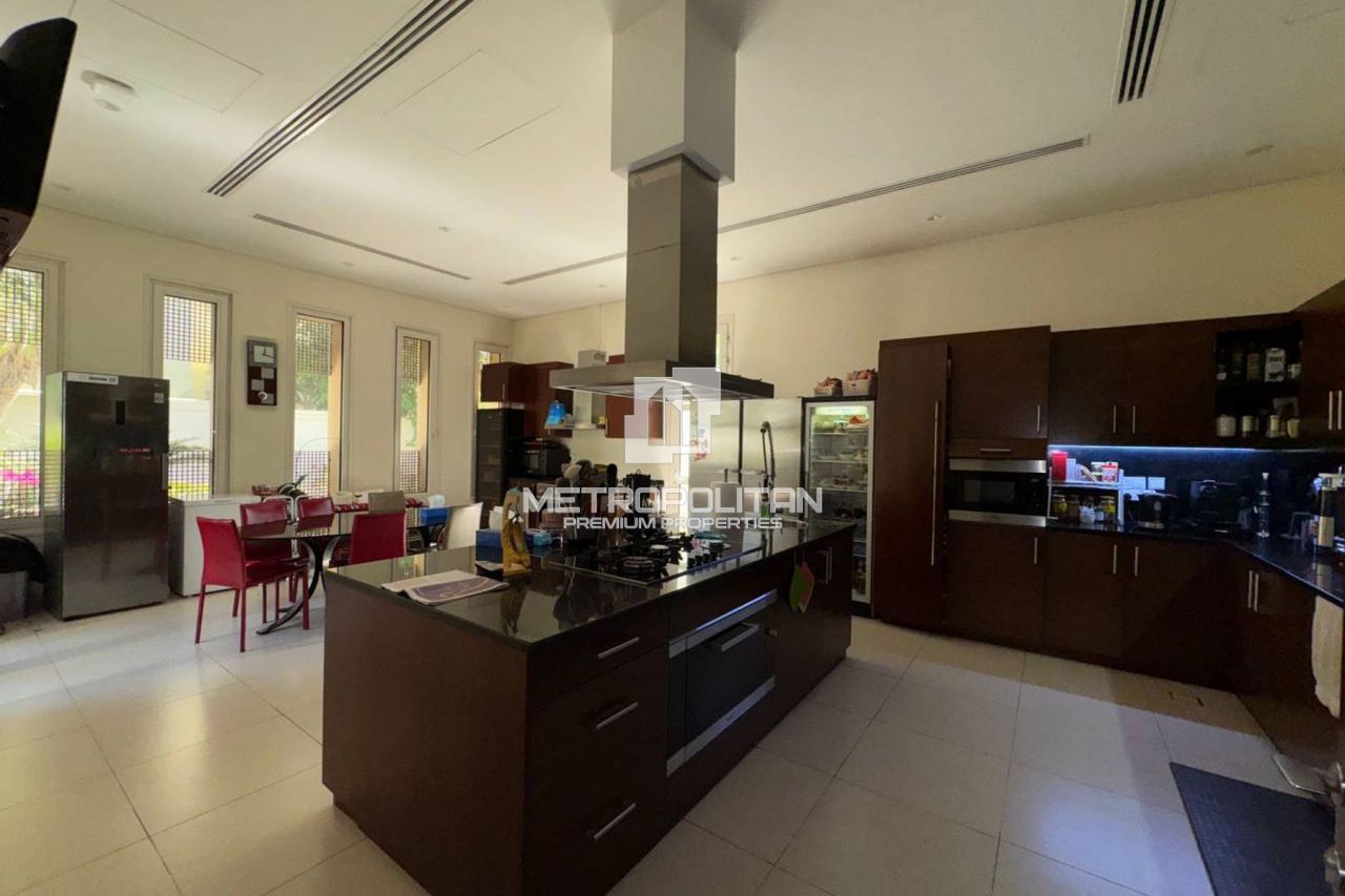 Вилла в Дубае, ОАЭ, 1 164 м² - фото 16