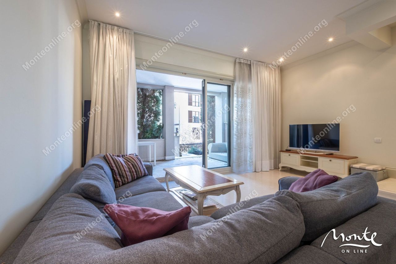 Апартаменты в Тивате, Черногория, 115 м² - фото 1