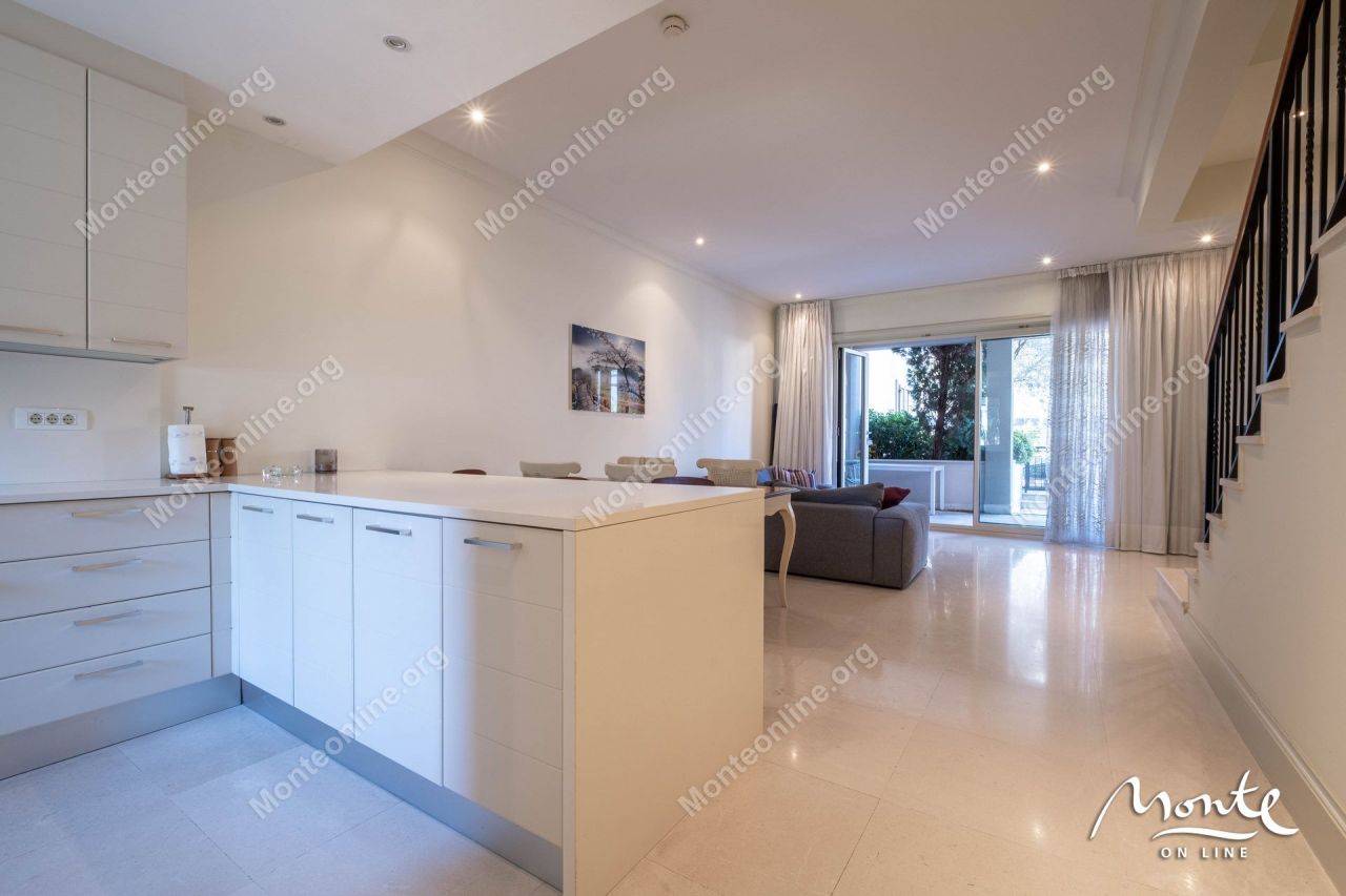 Апартаменты в Тивате, Черногория, 115 м² - фото 8