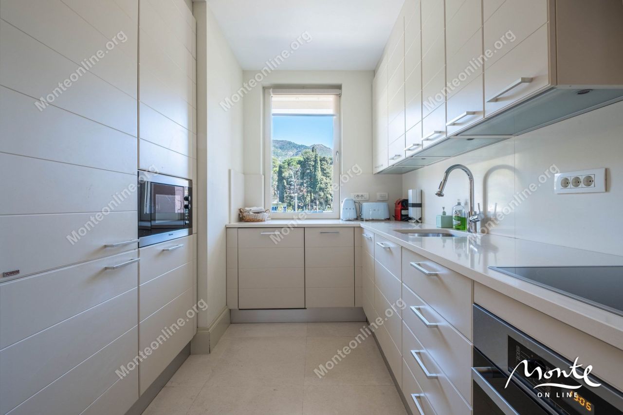 Апартаменты в Тивате, Черногория, 115 м² - фото 9