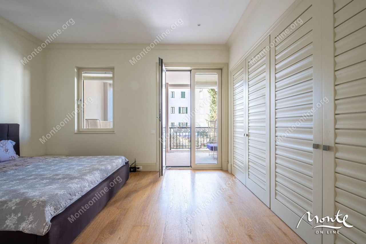 Апартаменты в Тивате, Черногория, 115 м² - фото 17