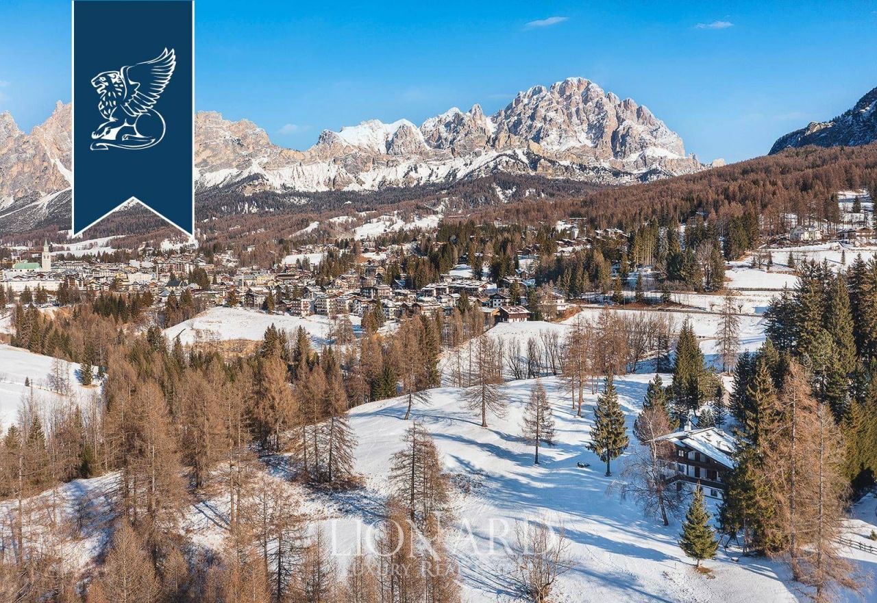 Вилла в Кортина Д'Ампеццо, Италия, 893 м² - фото 3