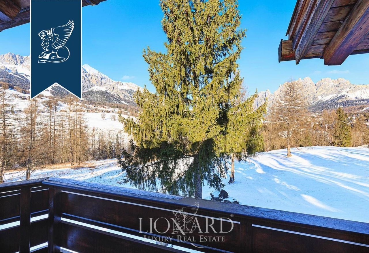 Вилла в Кортина Д'Ампеццо, Италия, 893 м² - фото 8