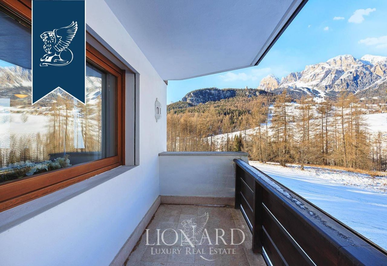 Вилла в Кортина Д'Ампеццо, Италия, 893 м² - фото 10