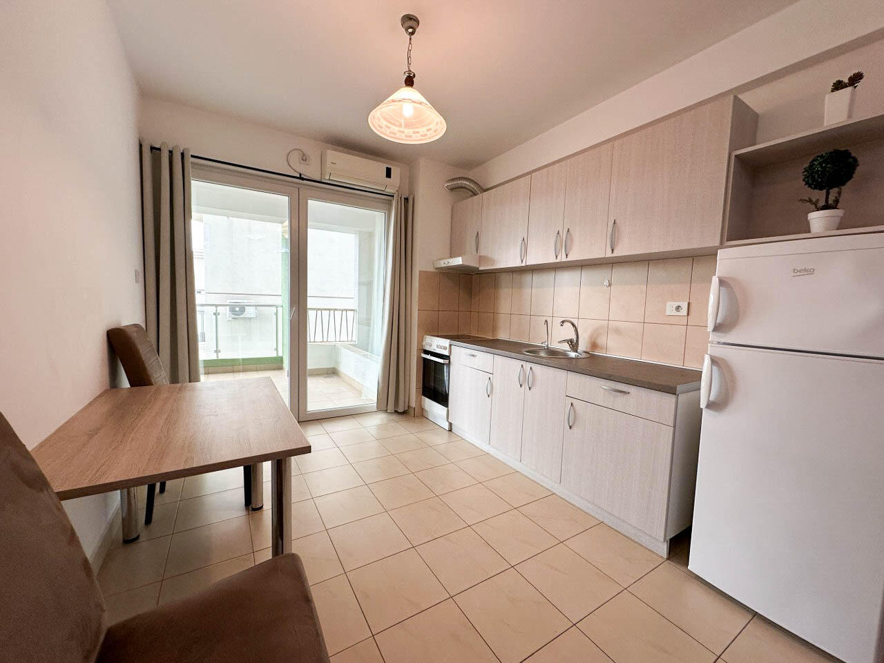 Квартира в Баре, Черногория, 64 м² - фото 1