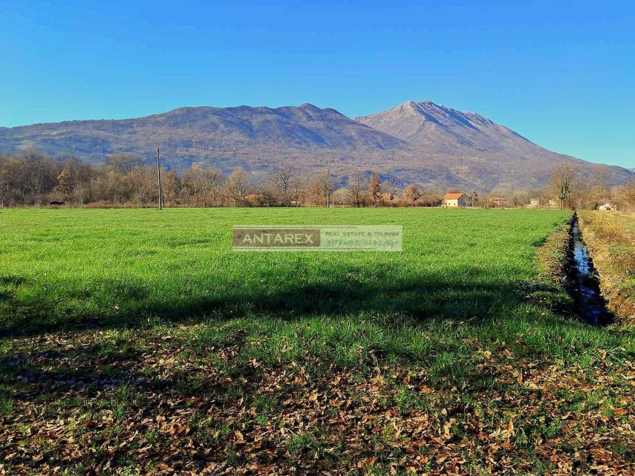Земля в Даниловграде, Черногория, 8 264 м² - фото 1