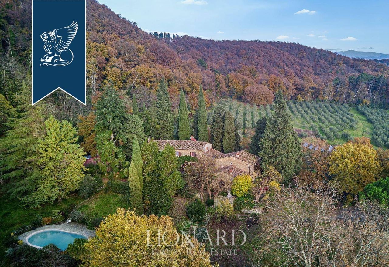 Вилла в Понтассьеве, Италия, 588 м² - фото 1