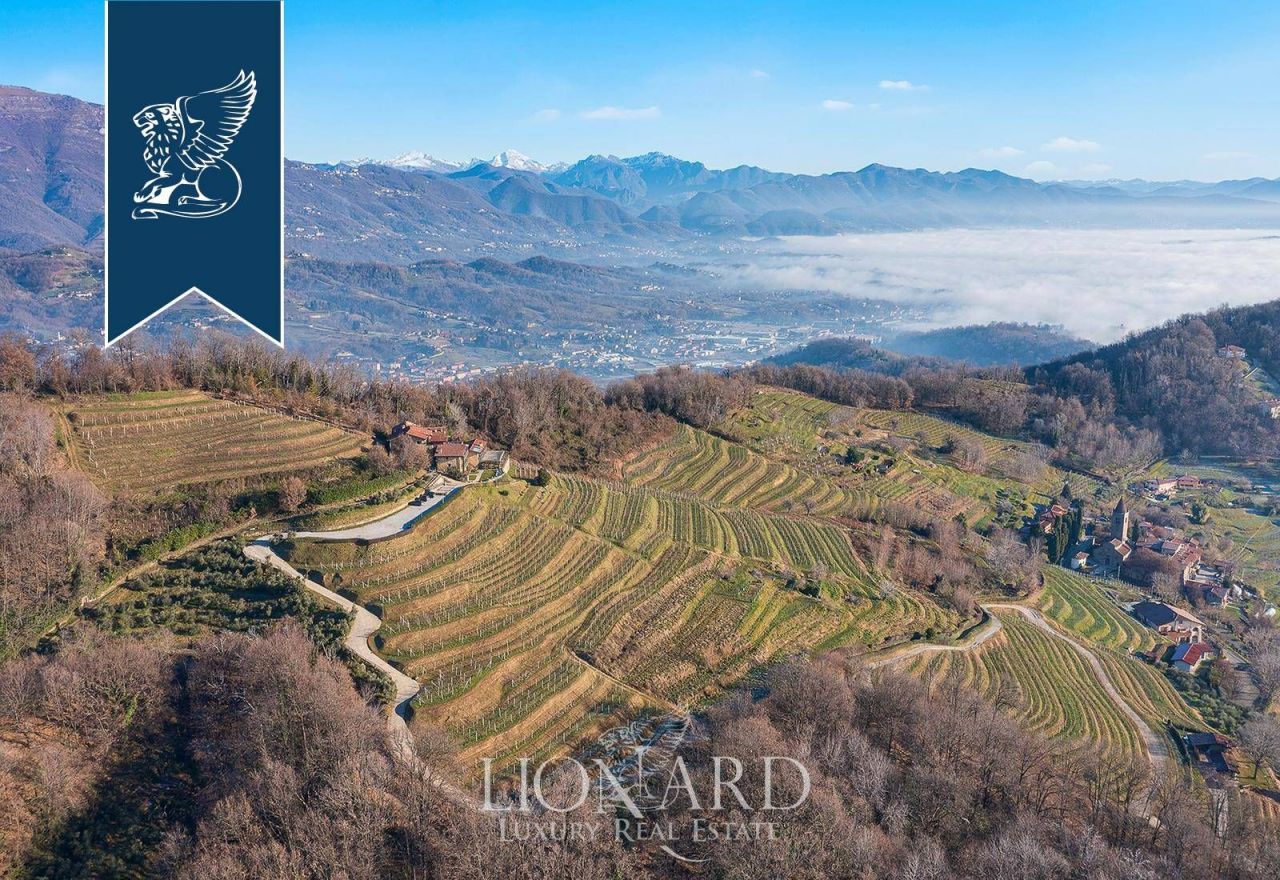 Ферма в Бергамо, Италия, 1 500 м² - фото 2