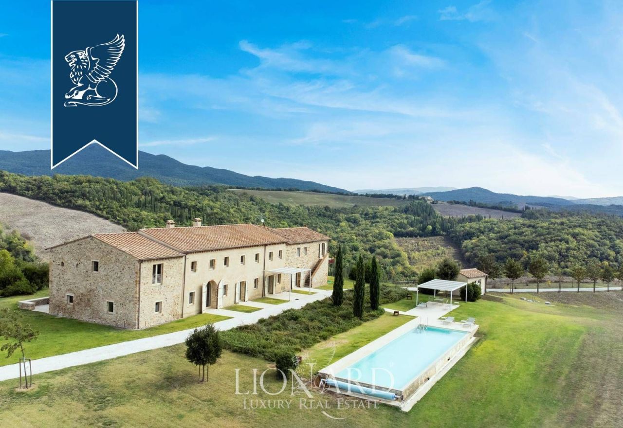 Ферма в Вольтерре, Италия, 1 000 м² - фото 2