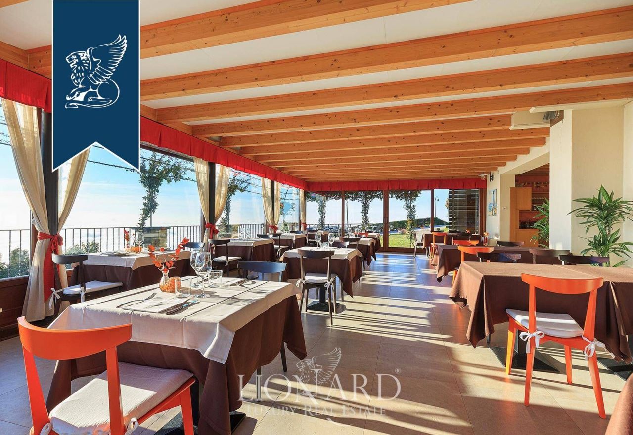 Ферма в Бергамо, Италия, 1 500 м² - фото 8