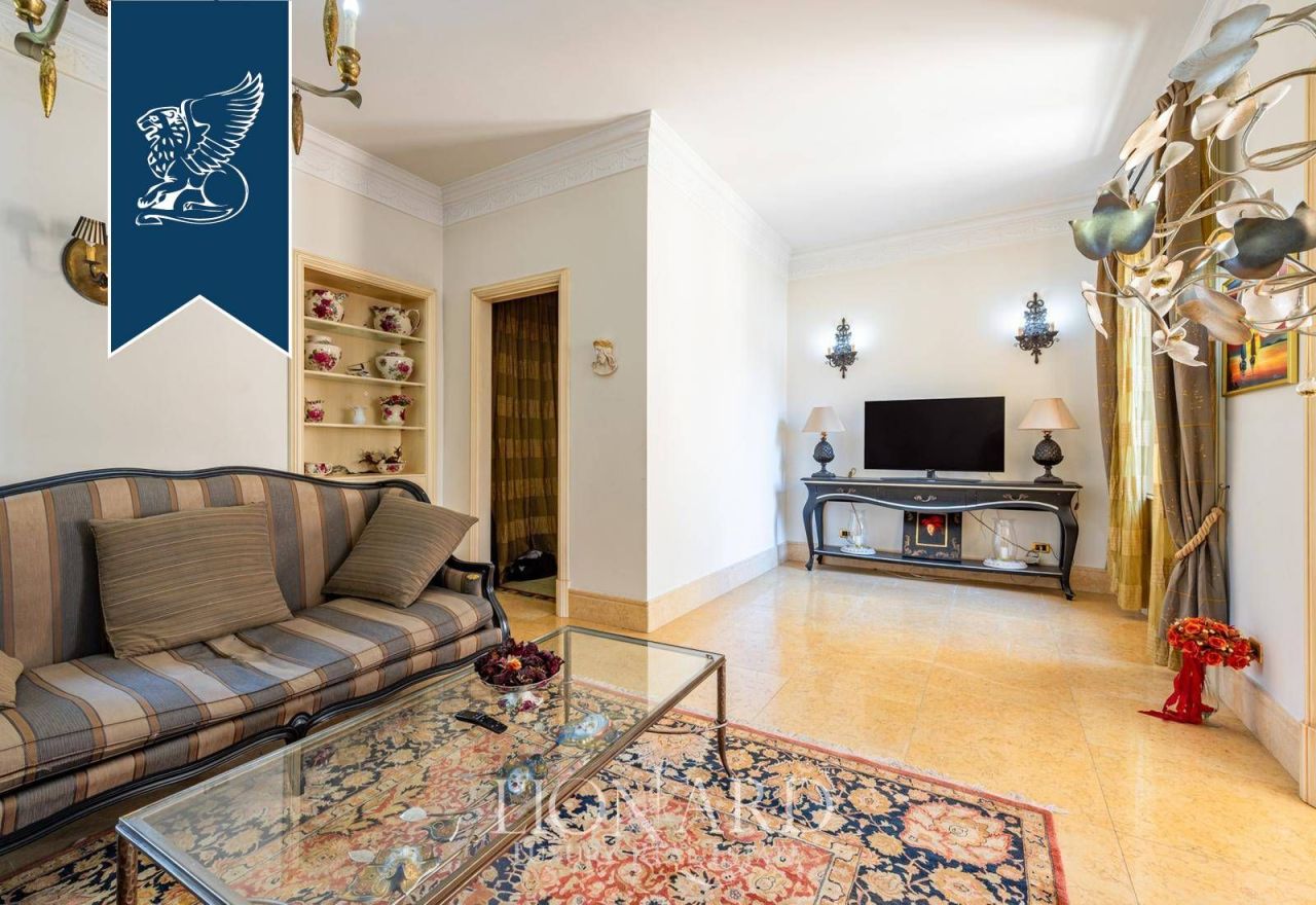 Апартаменты в Милане, Италия, 200 м² - фото 9