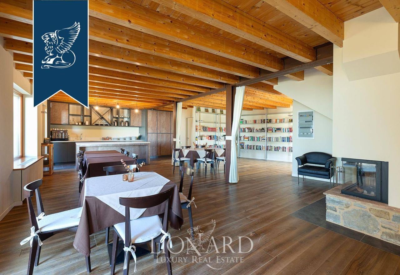 Ферма в Бергамо, Италия, 1 500 м² - фото 11