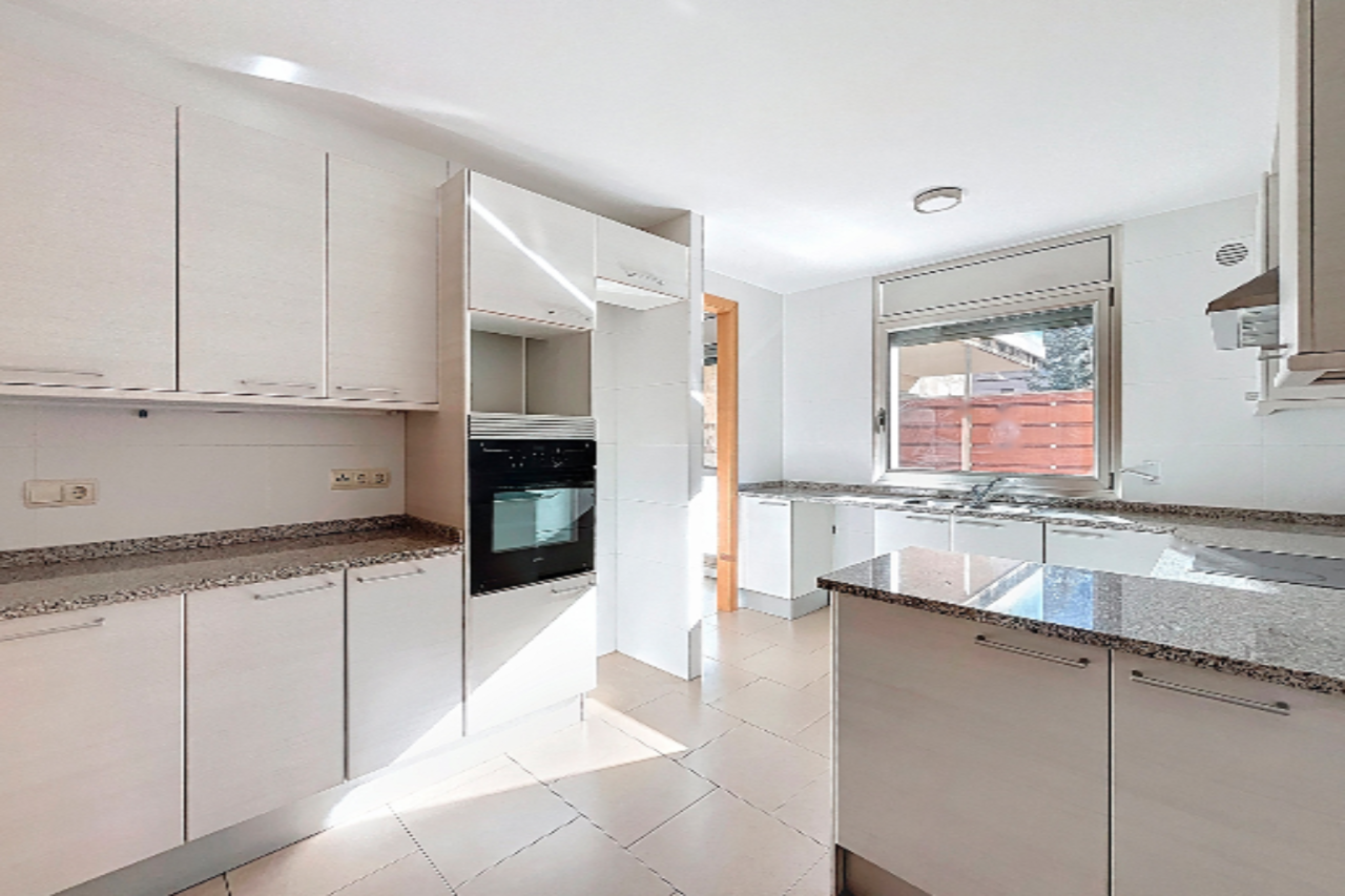 Квартира в Эскальдесе, Андорра, 164 м² - фото 1