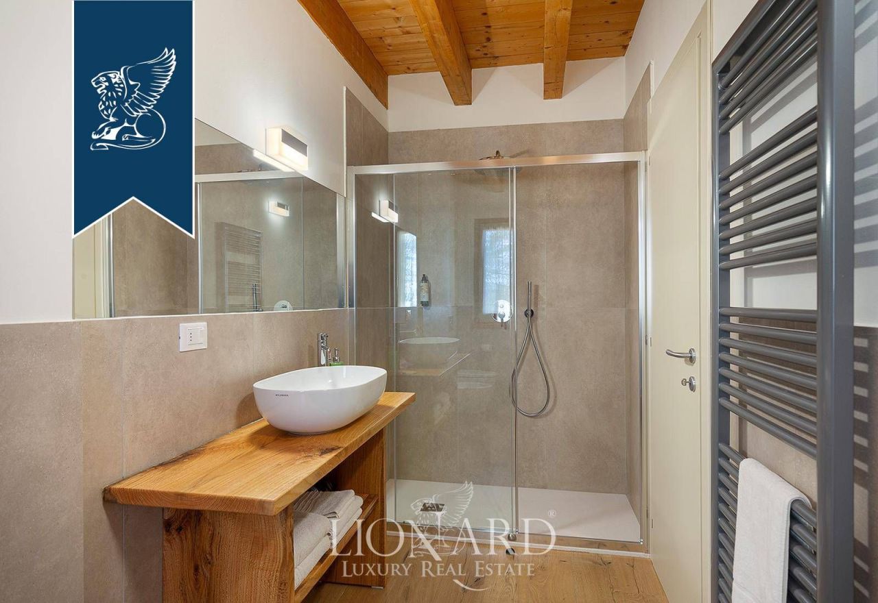 Ферма в Бергамо, Италия, 1 500 м² - фото 16