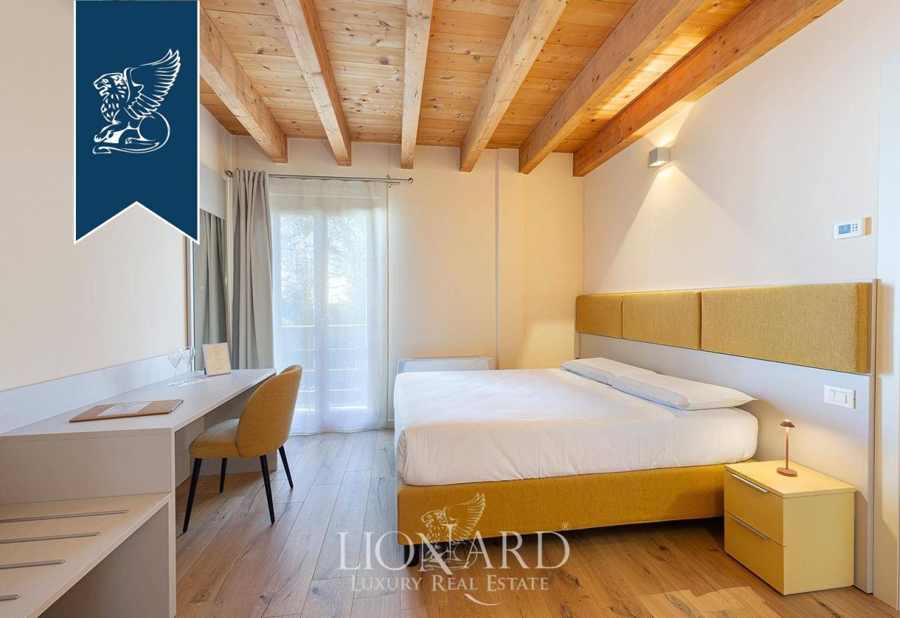 Ферма в Бергамо, Италия, 1 500 м² - фото 17