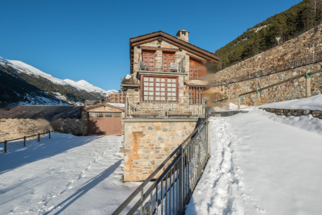 Квартира в Канильо, Андорра, 3 494 м² - фото 1