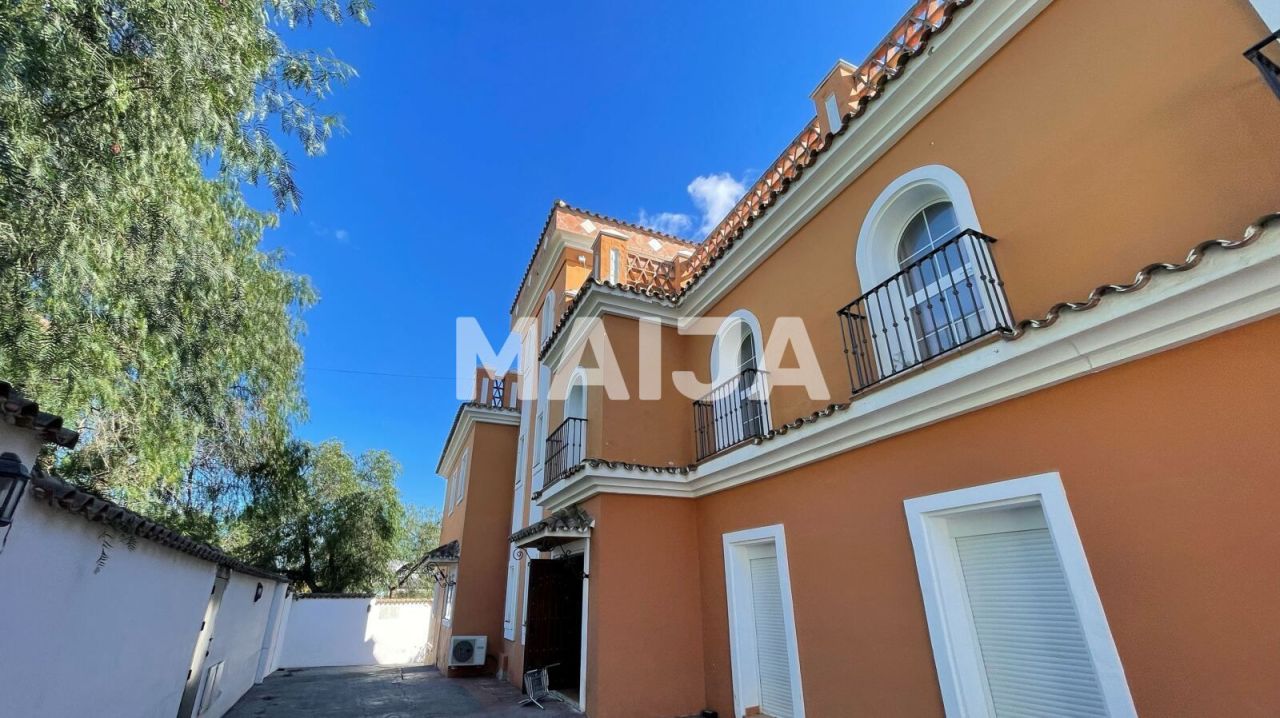 Коммерческая недвижимость в Эстепоне, Испания, 1 150 м² - фото 3