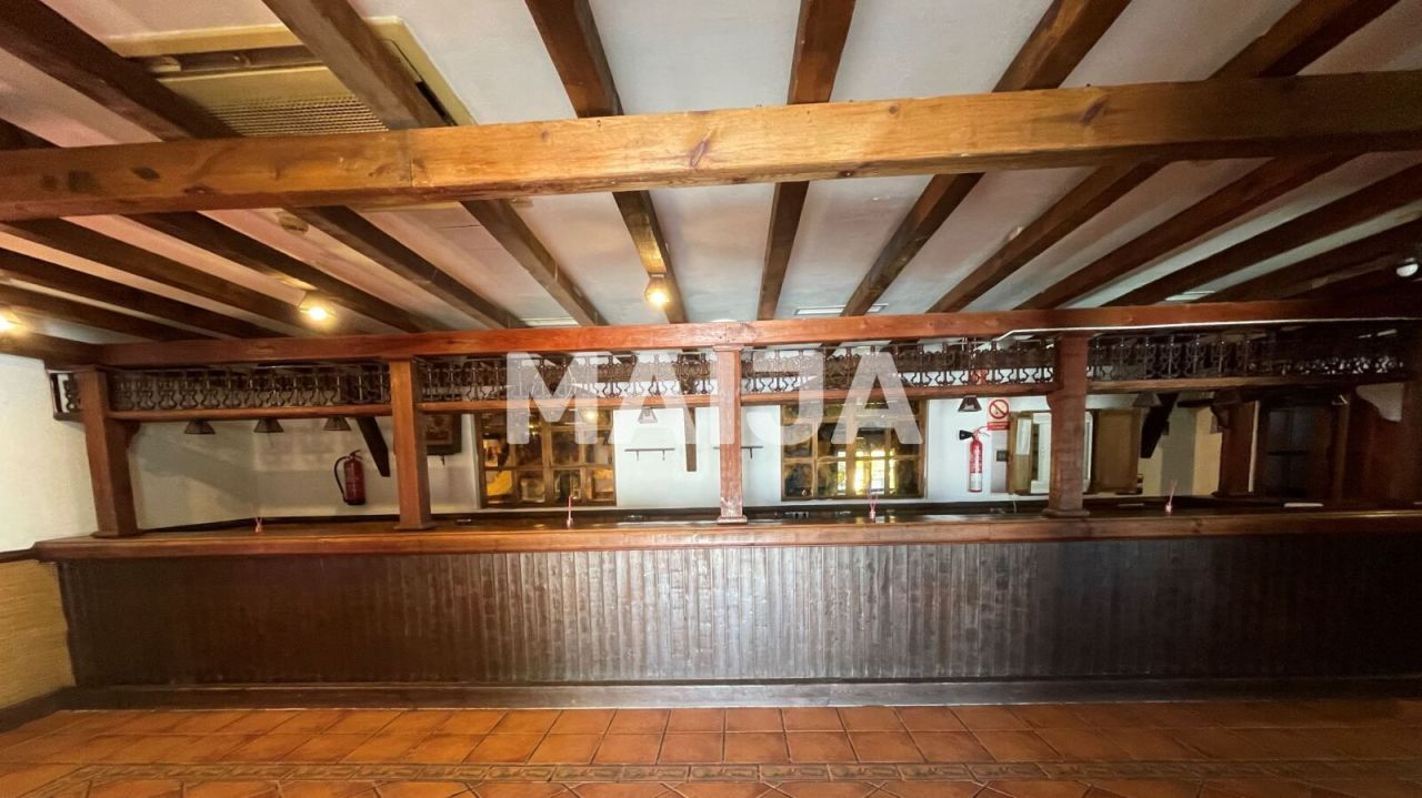 Коммерческая недвижимость в Эстепоне, Испания, 1 150 м² - фото 9