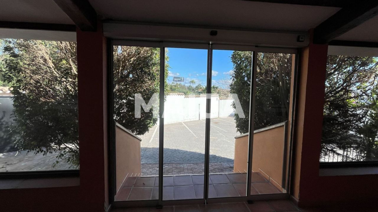 Коммерческая недвижимость в Эстепоне, Испания, 1 150 м² - фото 11