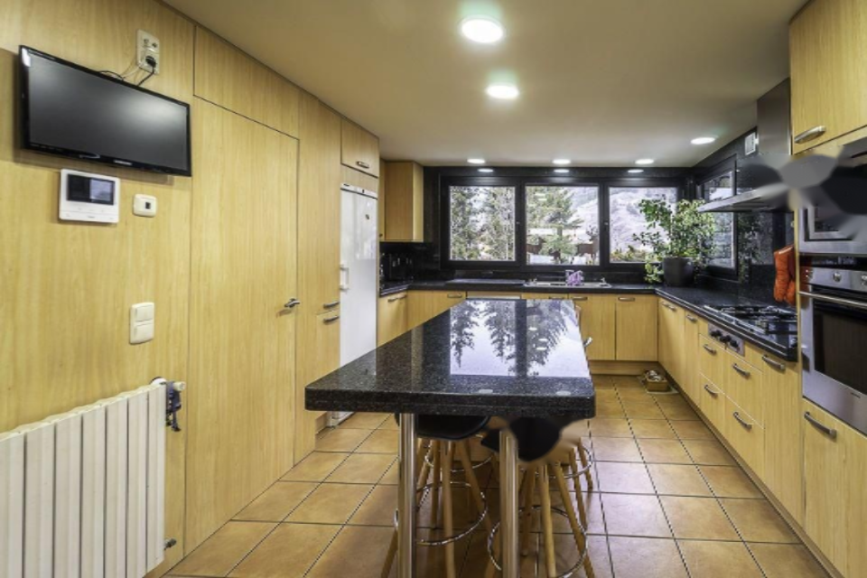 Квартира в Ордино, Андорра, 417 м² - фото 8