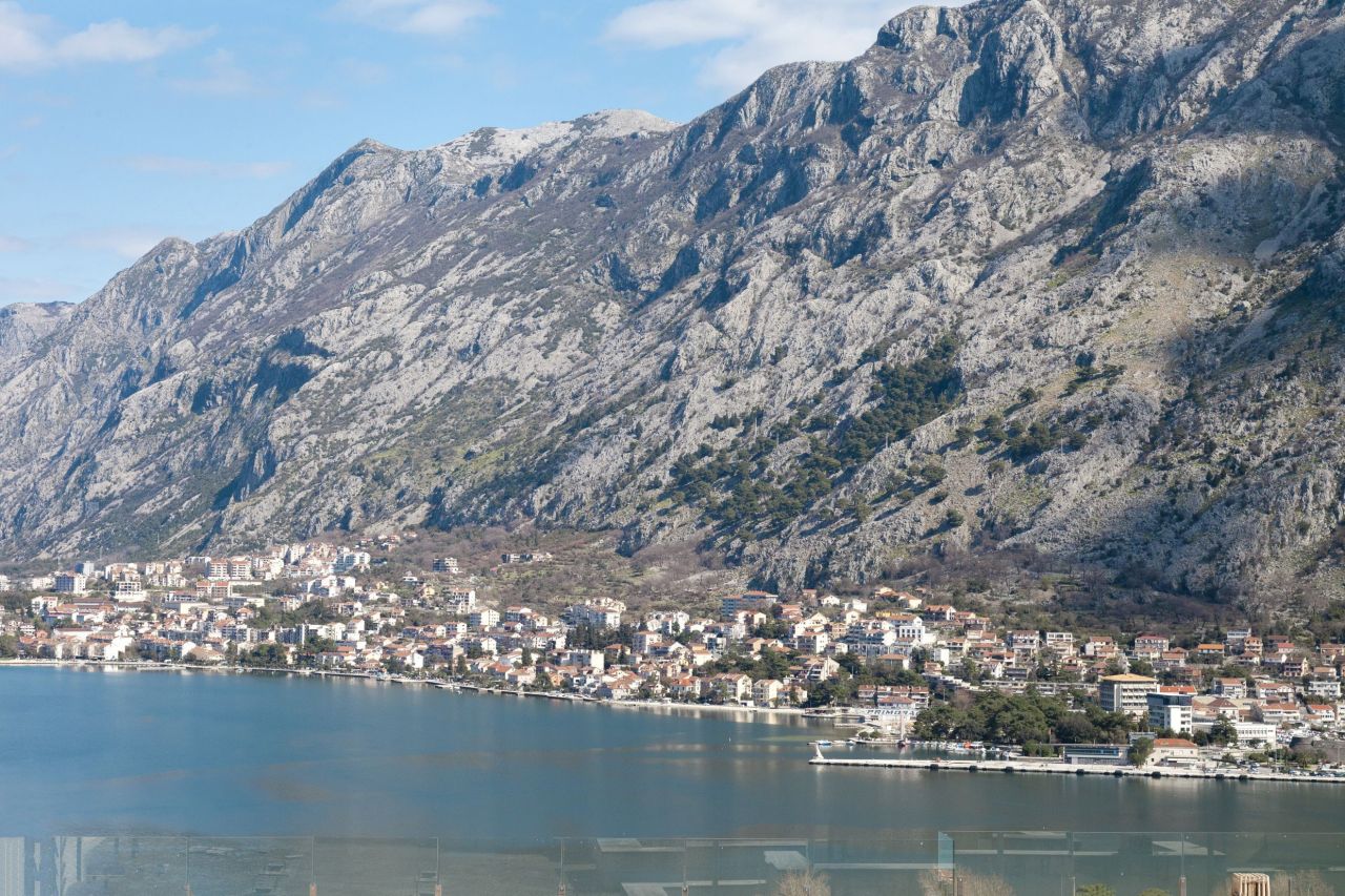 Квартира в Которе, Черногория, 136 м² - фото 1