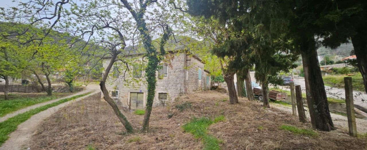 Дом под реконструкцию в Херцег-Нови, Черногория, 107 м² - фото 8