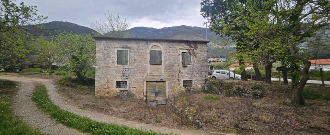 Дом под реконструкцию в Херцег-Нови, Черногория, 107 м² - фото 9