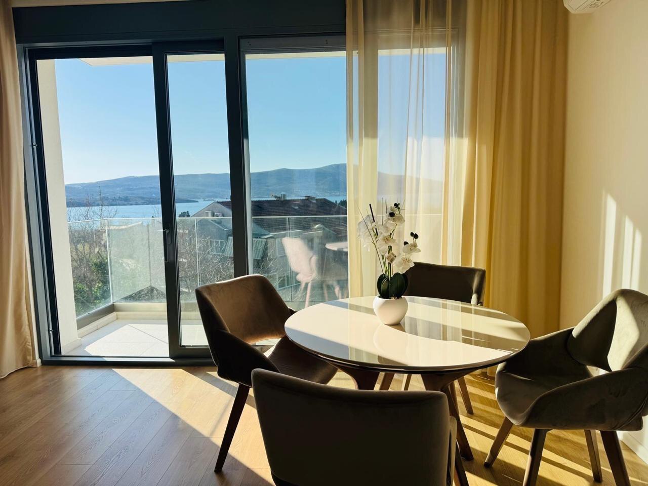 Квартира в Тивате, Черногория, 76 м² - фото 1