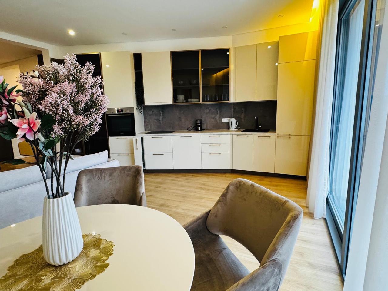 Квартира в Тивате, Черногория, 76 м² - фото 2