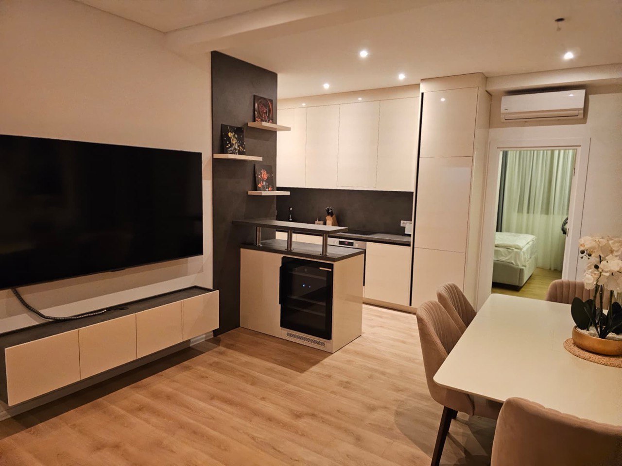 Квартира в Тивате, Черногория, 90 м² - фото 9