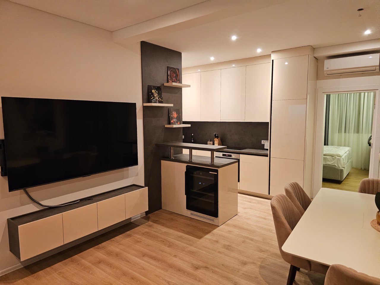 Квартира в Тивате, Черногория, 90 м² - фото 12