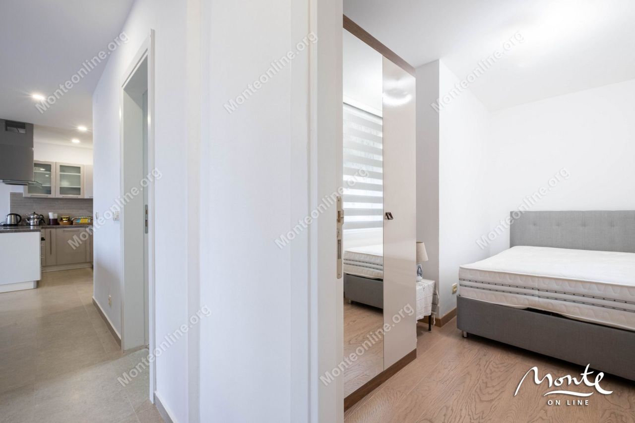 Апартаменты в Тивате, Черногория, 87 м² - фото 14