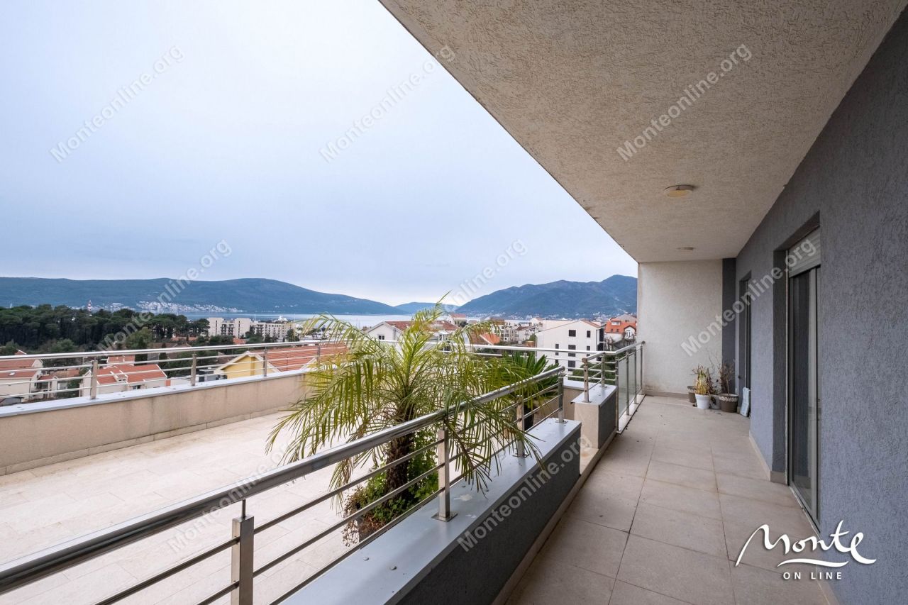 Апартаменты в Тивате, Черногория, 87 м² - фото 17