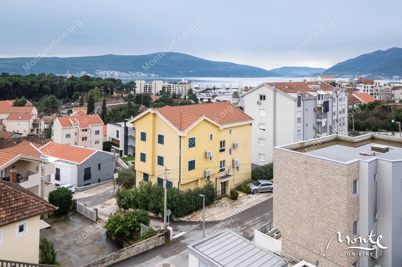 Апартаменты в Тивате, Черногория, 87 м² - фото 19