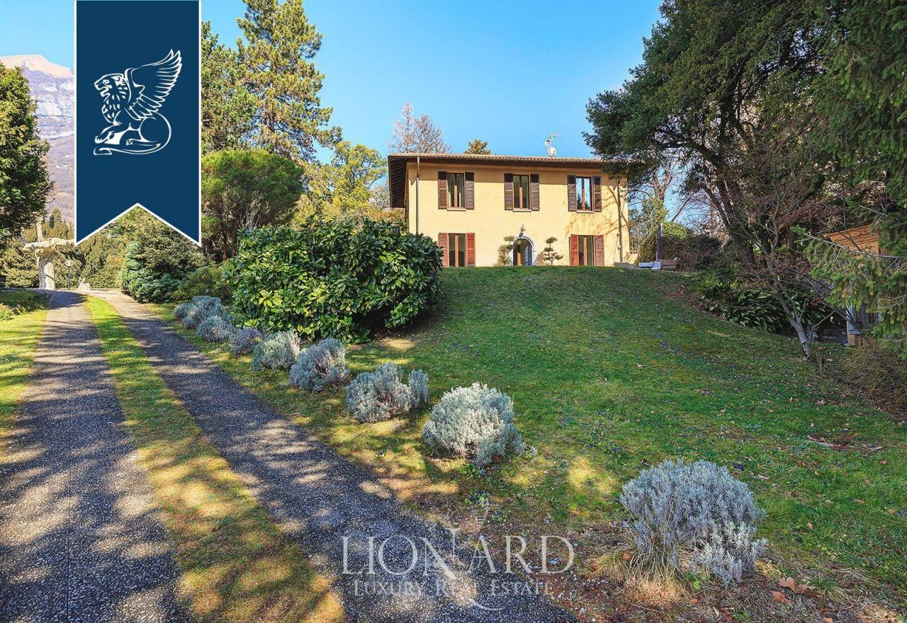 Вилла в Тремедзо, Италия, 270 м² - фото 1