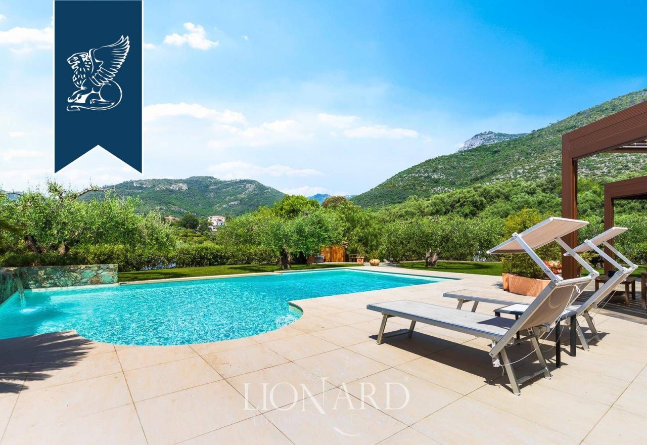 Вилла в Савоне, Италия, 300 м² - фото 3