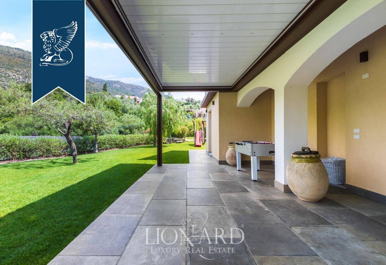 Вилла в Савоне, Италия, 300 м² - фото 8