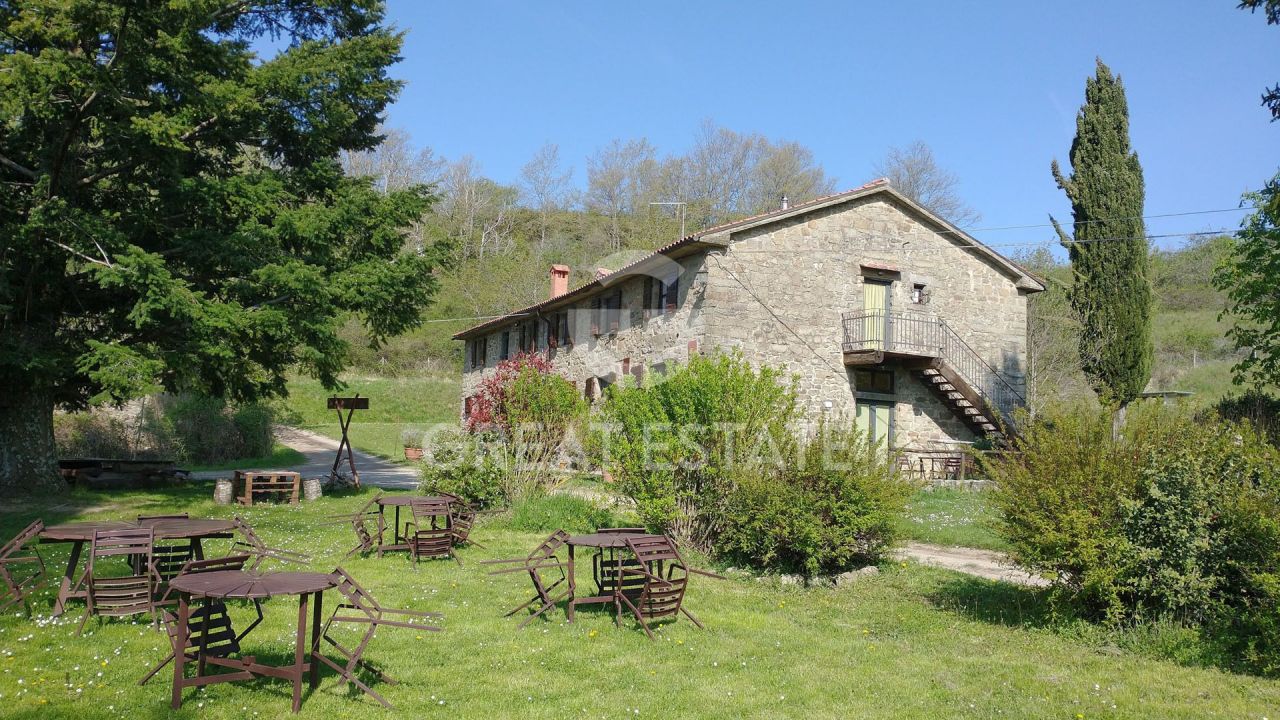 Дом Castelfranco Piandiscò, Италия, 900 м² - фото 4