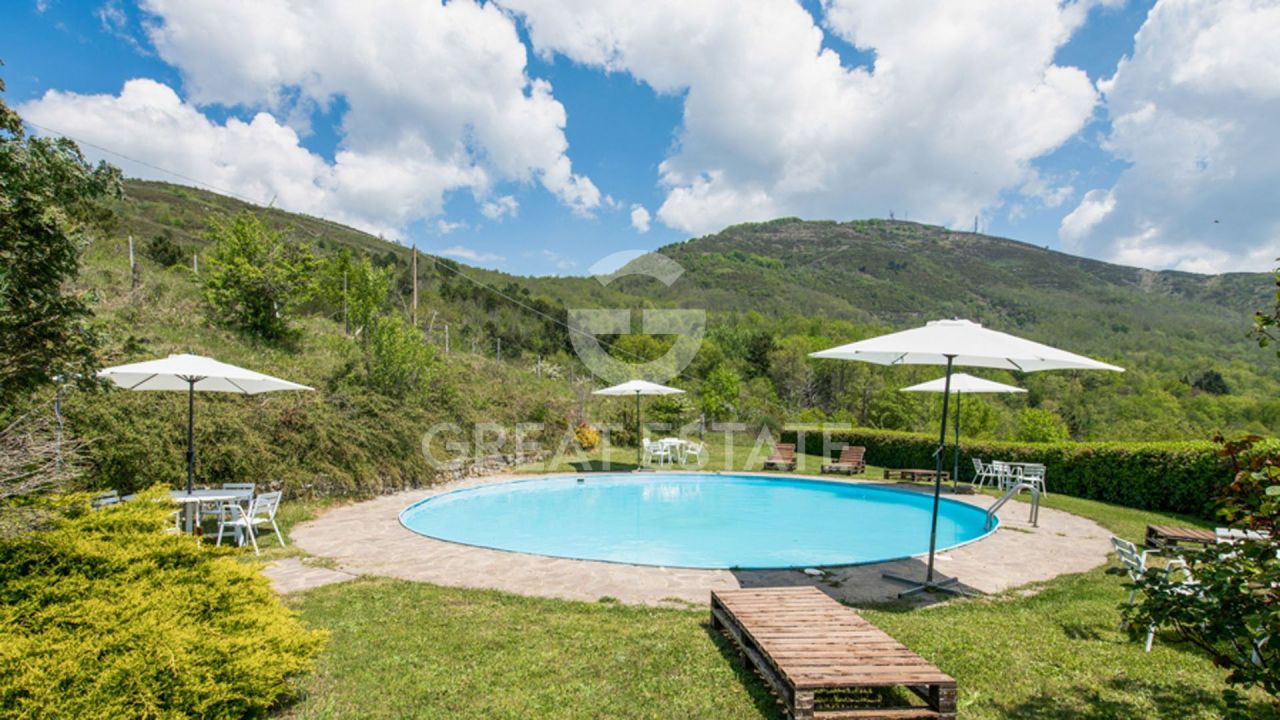 Дом Castelfranco Piandiscò, Италия, 900 м² - фото 6