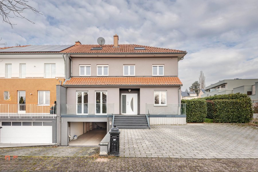 Квартира в Люксембурге, Люксембург, 220 м² - фото 1